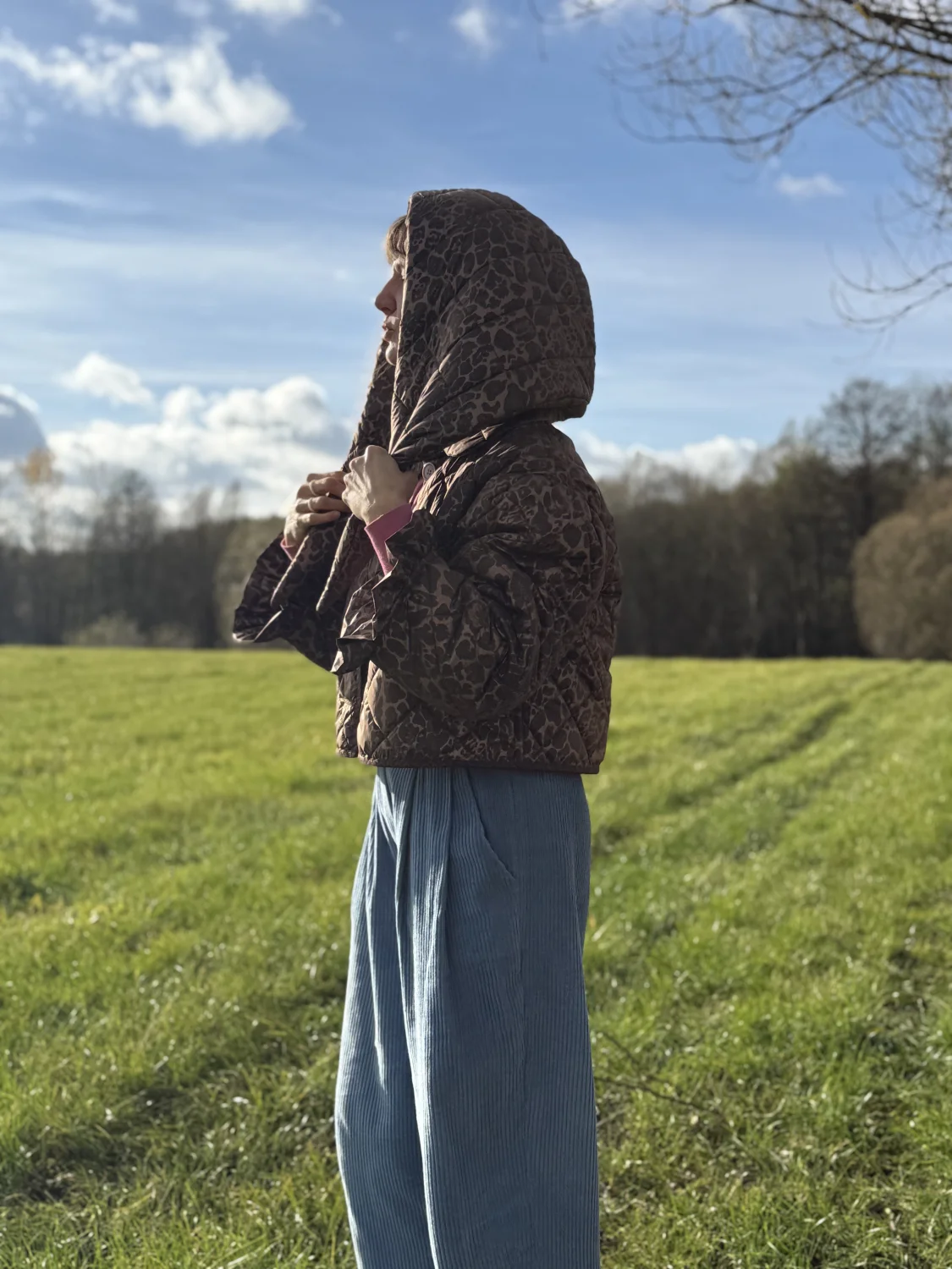 Pikowany kaptur w panterkę 