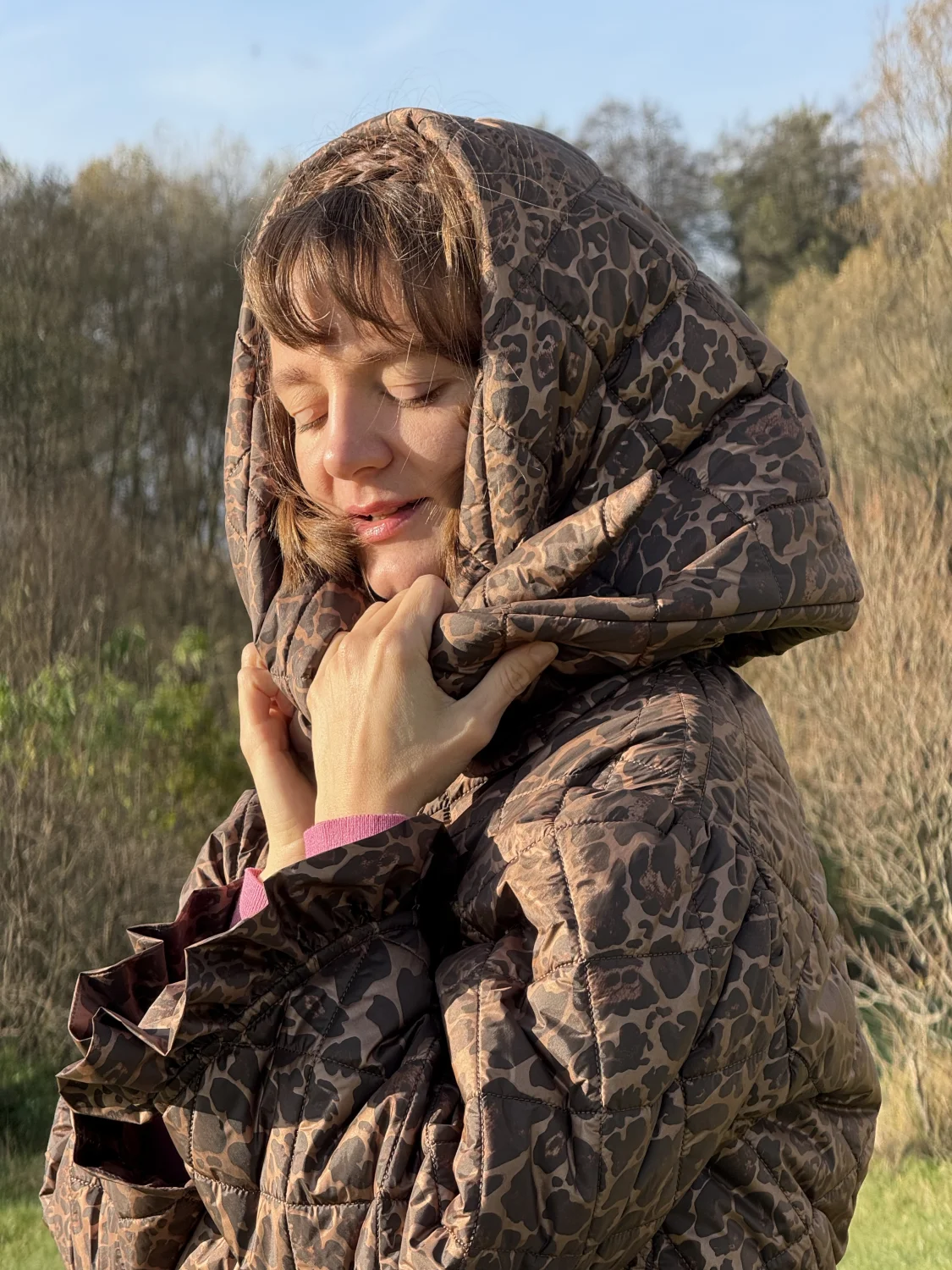 Pikowany kaptur w panterkę 