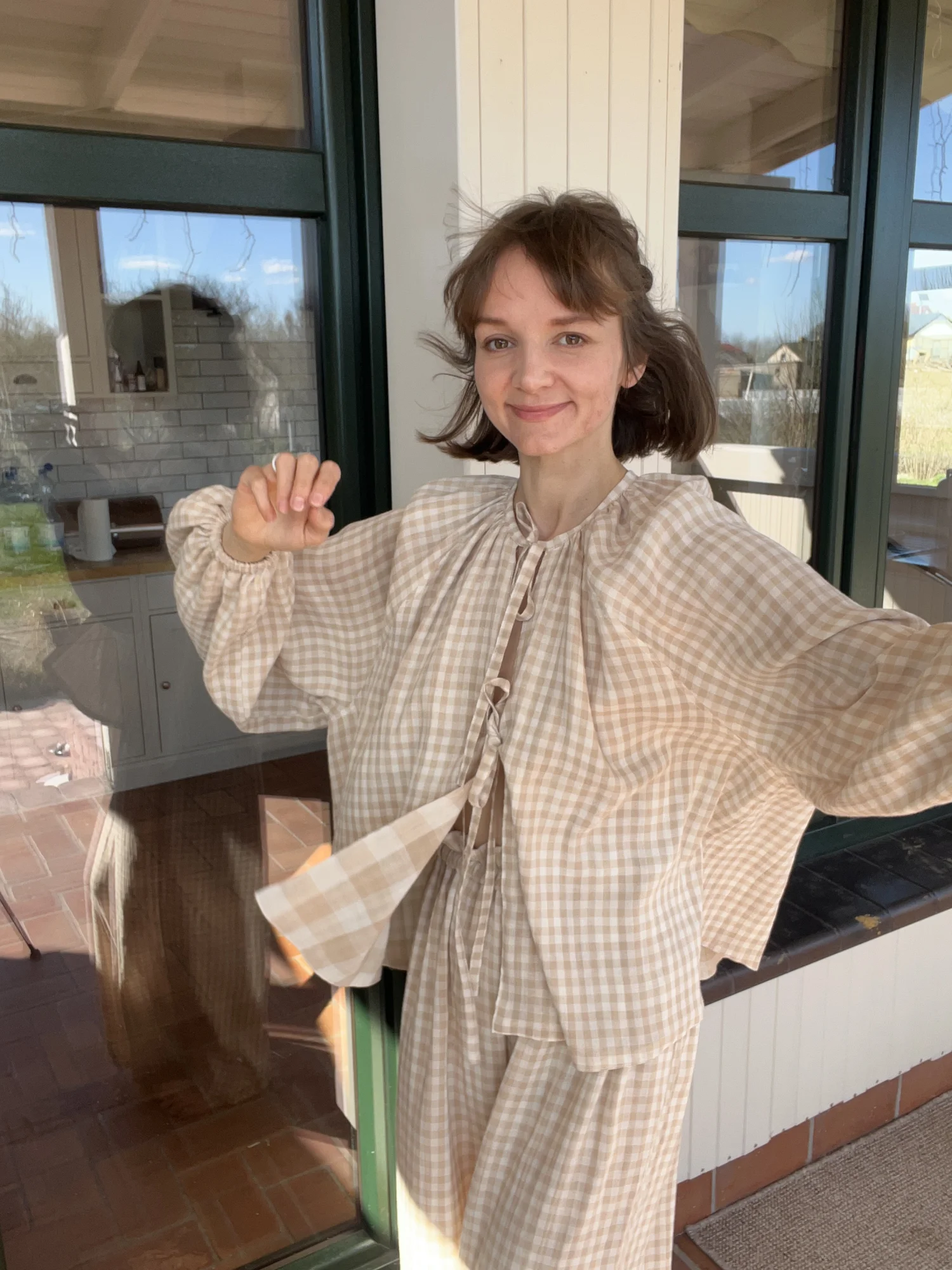 Dwustronna Muślinowa koszula wiązana przy szyi Bella